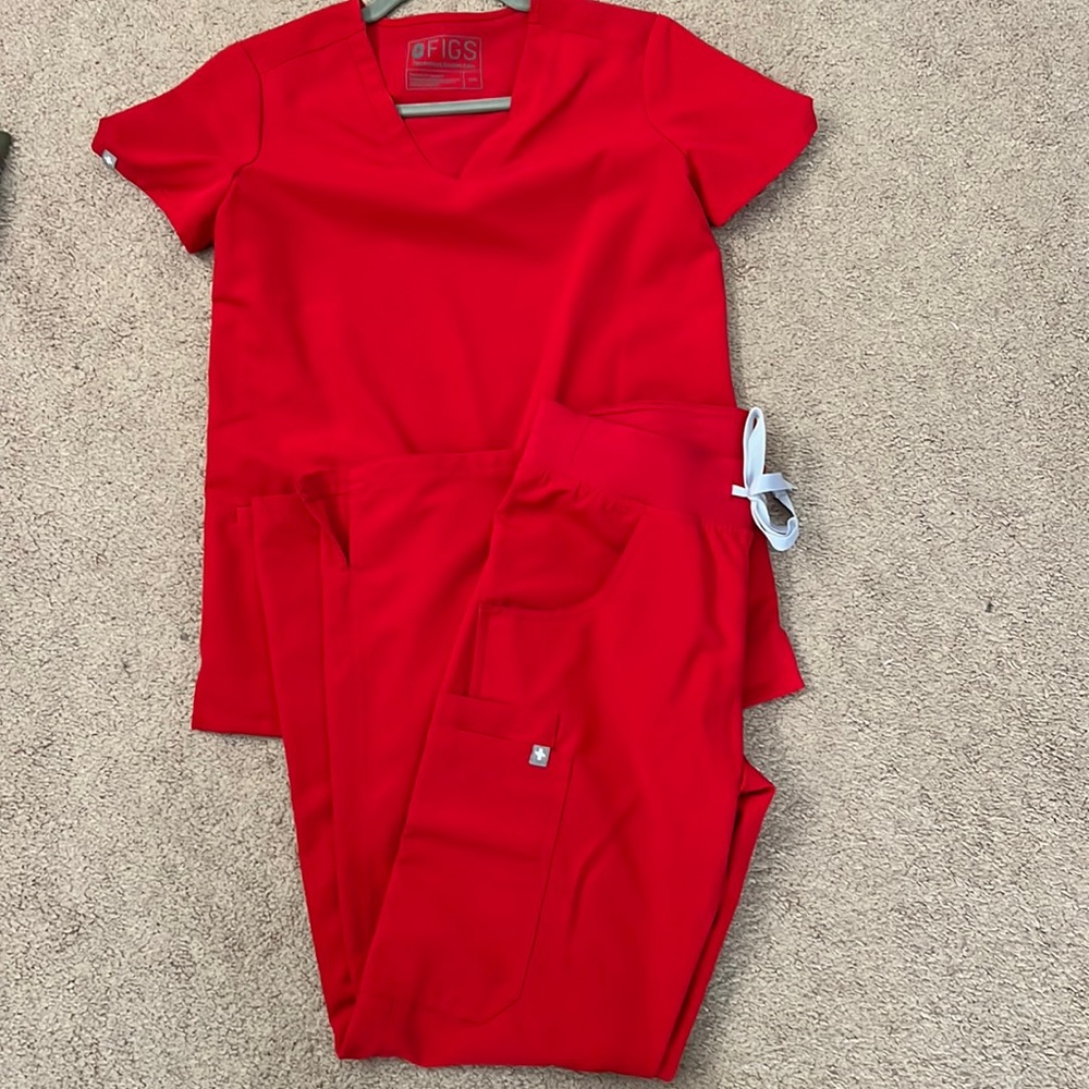 Scrub set